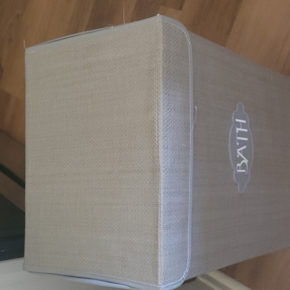 Bath dirty laundry - Picture 2 of 2